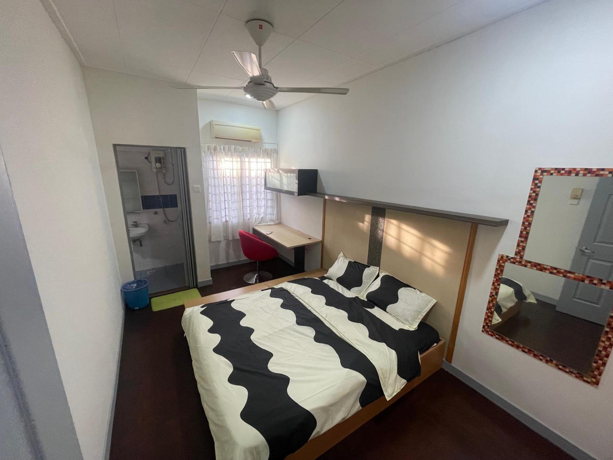 Permas Jaya Near Senibong Cove Ciq Ksl Mid Valley Holiday home Johor Bahru